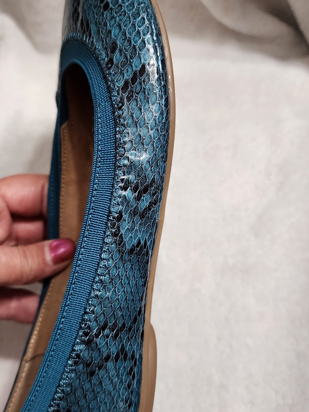 BANDOLINO Teal Snake-Print Ballet Flats (26-038) - Picture 4 of 9